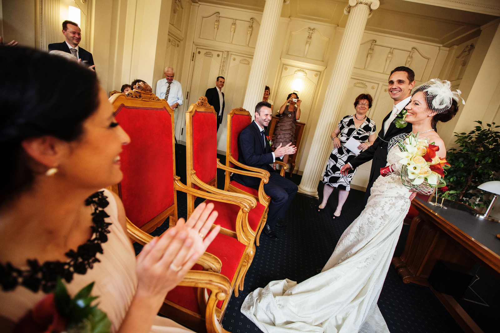 Hochzeit Trauung in Standesamt TempelhofSchöneberg Hochzeitsfotograf Berlin