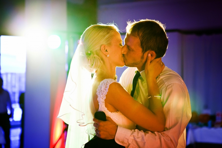 Brautpaar Kuss Hochzeitsfotograf Berlin