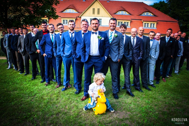 Hochzeitsfotograf Treuenbrietzen Gruppenbild Fotoideen Inspiration Johanniter-Krankenhaus