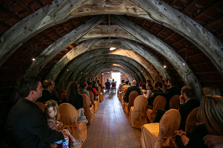 Hochzeit, Hochzeitsfotografie, Hochzeitsfotograf, Foto, Braut, Fotoshooting, Fotograf, Fotos, Shooting, Liebe, Ideen, Fotoideen, Inspiration, Inspirieren, buchen, Katja Koroleva, korolevafotografie.de, heiraten, Ruedersdorf, Trauung, Zeremonie, Bohlenbinderdach, im Park, heiraten, Museumspark, Rüdersdorf, Eheschließung, Brautpaar, Brautpaarshooting